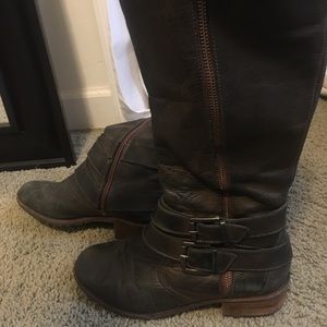 brown boots